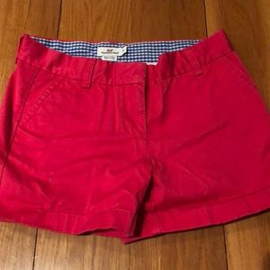 Bright pink vineyard vines shorts